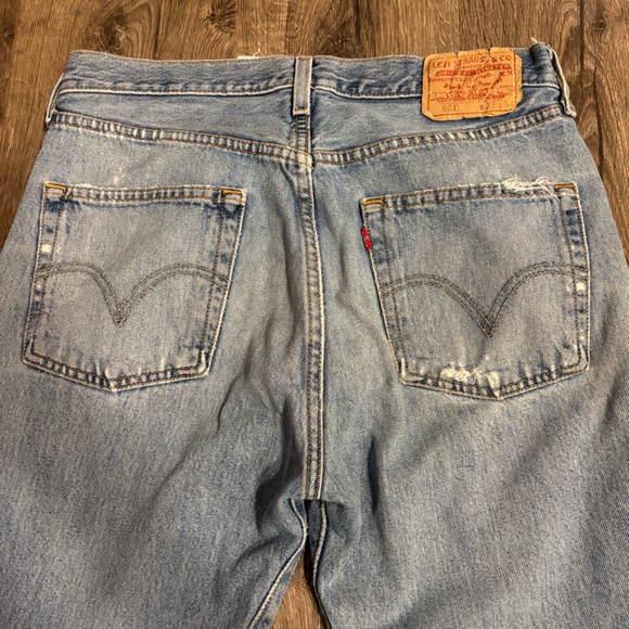 Vintage Levi's 501 Light Blue Distressed Faded & Ripped Straight Jeans Cropped - Picture 8 of 16